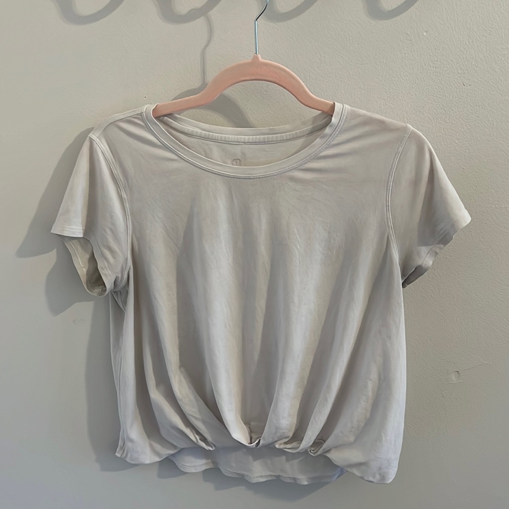 Lululemon Cropped T shirt